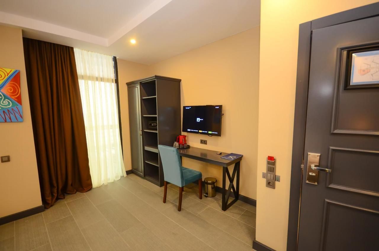 Отель BATUMI PALM HOTEL Батуми