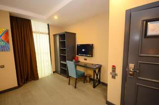 Отель BATUMI PALM HOTEL Батуми Улучшенный двухместный номер с 1 кроватью-2